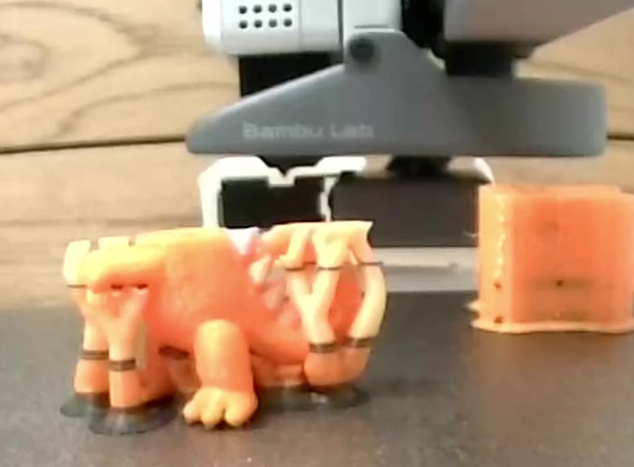 3Dプリンターで印刷中